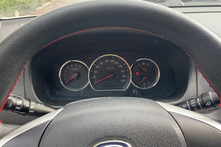 Used CHANGAN Alsvin V3 2015 1.4L Manual Warm-Hearted Model China V Standard Odometer Close Up