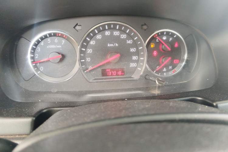 Used CHANGAN Alsvin V3 2015 1.4L Manual Meiruan Model China V Standard Odometer Close Up