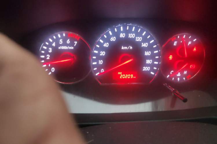 Used CHANGAN Alsvin V3 2015 1.4L Manual Warm-Hearted Model China V Standard Odometer Close Up