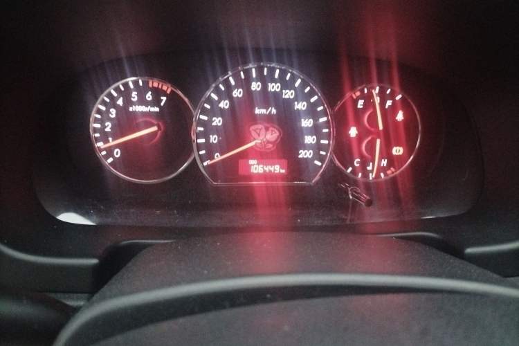 Used CHANGAN Alsvin V3 2015 1.4L Manual Warm-Hearted Model China V Standard Odometer Close Up