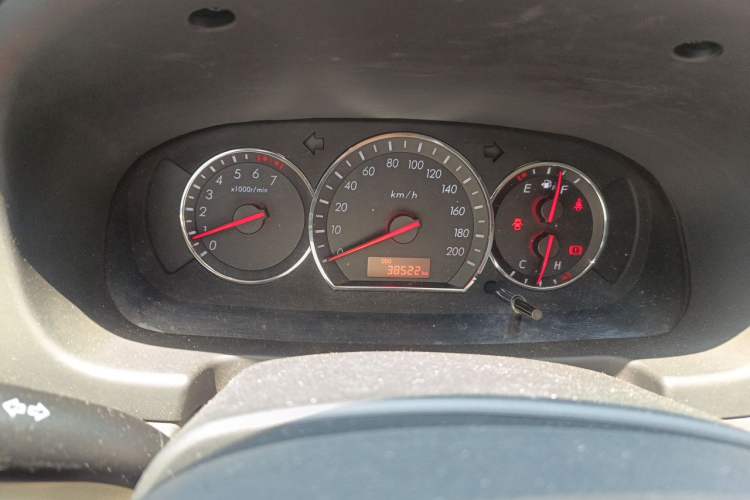 Used CHANGAN Alsvin V3 2015 1.4L Manual Warm-Hearted Model China V Standard Odometer Close Up