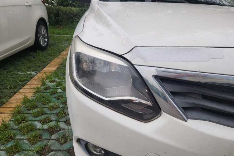 Used CHANGAN Alsvin V3 2015 1.4L Manual Warm-Hearted Model China V Standard Right Front Headlight
