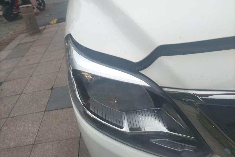 Used CHANGAN Alsvin V3 2015 1.4L Manual Warm-Hearted Model China V Standard Right Front Headlight