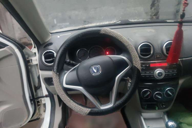 Used CHANGAN Alsvin V3 2015 1.4L Manual Warm-Hearted Model China V Standard Steering Wheel