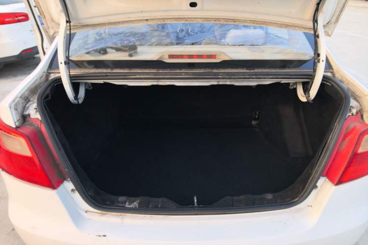 Used CHANGAN Alsvin V3 2015 1.4L Manual Meiruan Model China V Standard Trunk