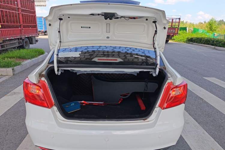 Used CHANGAN Alsvin V3 2015 1.4L Manual Warm-Hearted Model China V Standard Trunk
