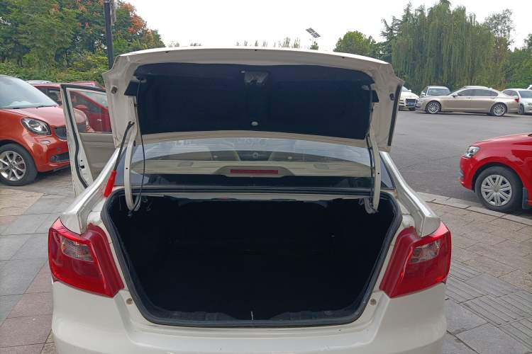 Used CHANGAN Alsvin V3 2015 1.4L Manual Warm-Hearted Model China V Standard Trunk