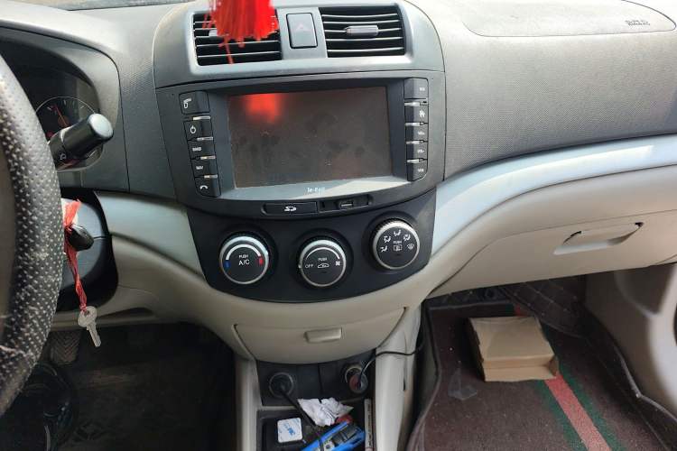 Used CHANGAN Alsvin V5 2012 1.5L Manual Dream Edition Audio And AC Panel
