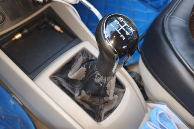 Used CHANGAN Alsvin V5 2012 1.5L Manual Dream Edition Gear Lever