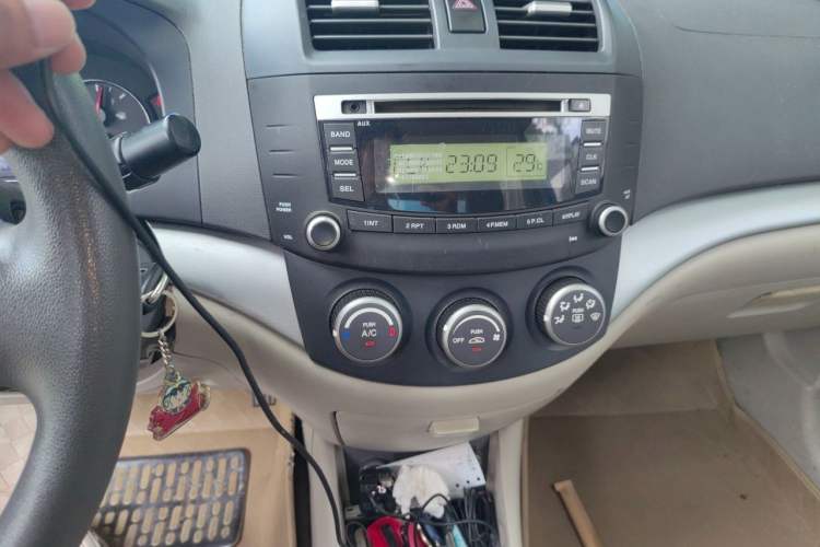 Used CHANGAN Alsvin V5 2012 1.5L Manual Dream Edition Audio And AC Panel