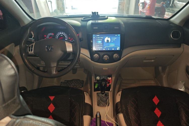 Used CHANGAN Alsvin V5 2012 1.5L Manual Sport Version China IV Standard Center Console