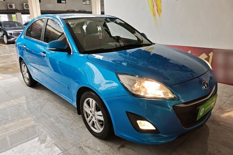 Used CHANGAN Alsvin V5 2012 1.5L Manual Dream Edition Front Right 45 Deg