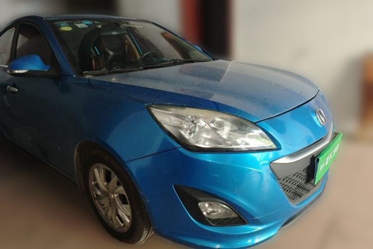 Used CHANGAN Alsvin V5 2012 1.5L Manual Sport Version China IV Standard Front Right 45 Deg