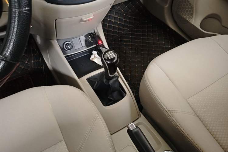 Used CHANGAN Alsvin V5 2012 1.5L Manual Dream Edition Gear Lever