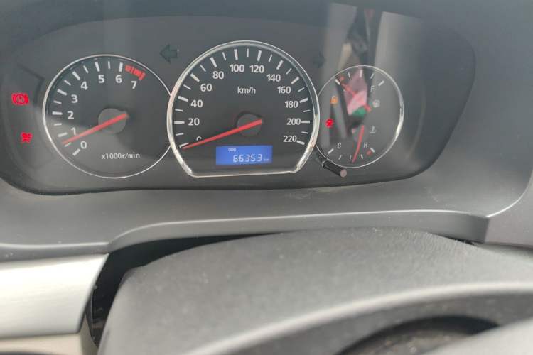 Used CHANGAN Alsvin V5 2012 1.5L Manual Sport Version China IV Standard Odometer Close Up