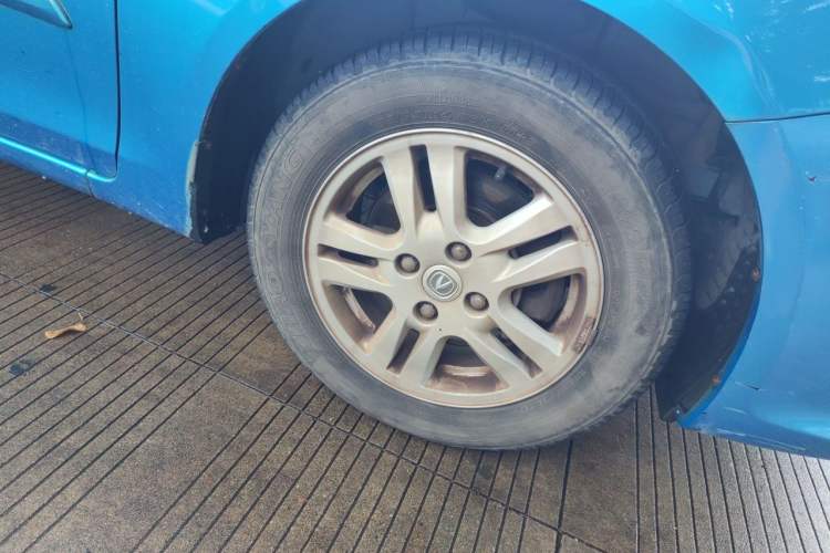 Used CHANGAN Alsvin V5 2012 1.5L Manual Dream Edition Right Front Wheel Hub