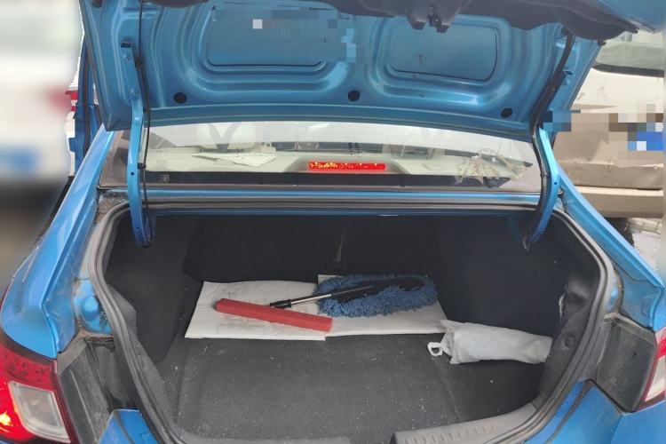 Used CHANGAN Alsvin V5 2012 1.5L Manual Sport Version China IV Standard Trunk