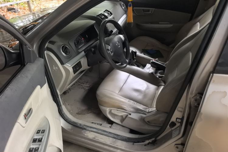 Used CHANGAN Alsvin V5 2012 1.5L Manual Dream Edition Driver Seat
