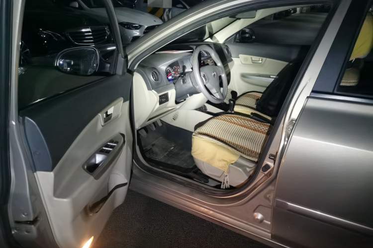 Used CHANGAN Alsvin V5 2012 1.5L Manual Dream Edition Driver Seat