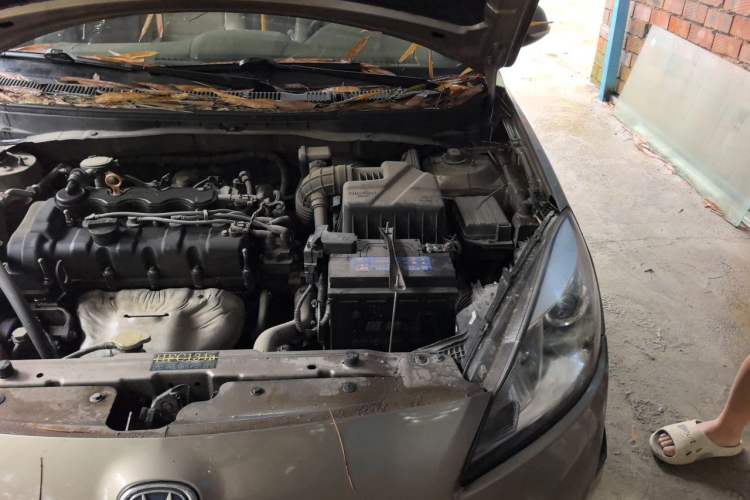 Used CHANGAN Alsvin V5 2012 1.5L Manual Dream Edition Engine Bay Left