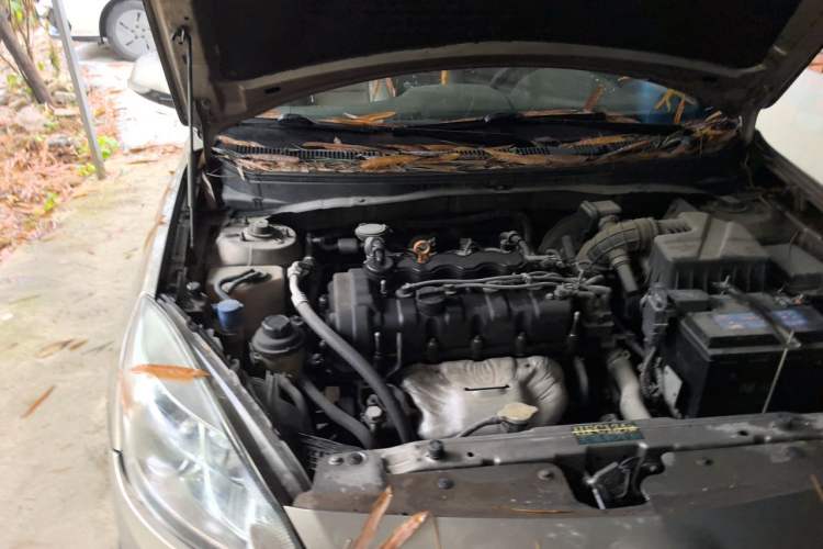Used CHANGAN Alsvin V5 2012 1.5L Manual Dream Edition Engine Bay Right
