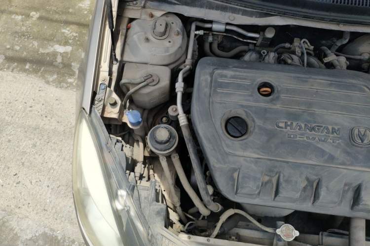 Used CHANGAN Alsvin V5 2012 1.5L Manual Dream Edition Engine Bay Right