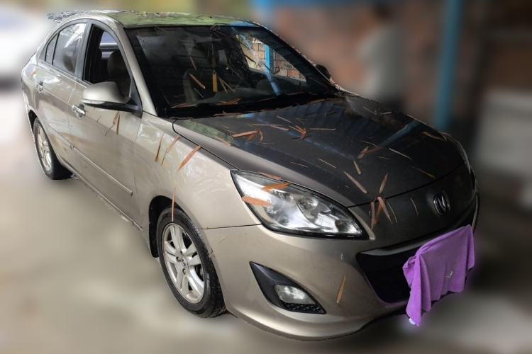 Used CHANGAN Alsvin V5 2012 1.5L Manual Dream Edition Front Right 45 Deg