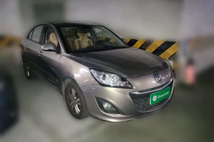 Used CHANGAN Alsvin V5 2012 1.5L Manual Dream Edition Front Right 45 Deg