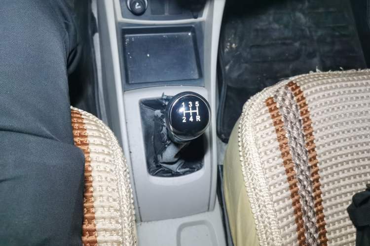 Used CHANGAN Alsvin V5 2012 1.5L Manual Dream Edition Gear Lever
