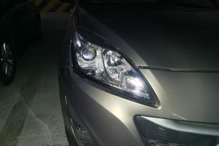 Used CHANGAN Alsvin V5 2012 1.5L Manual Dream Edition Right Front Headlight