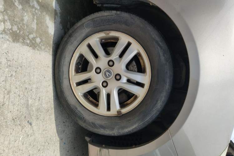 Used CHANGAN Alsvin V5 2012 1.5L Manual Dream Edition Right Front Wheel Hub