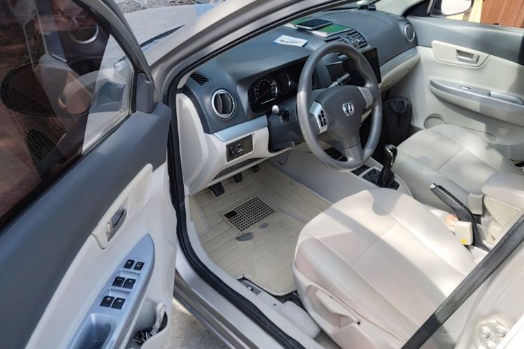 Used CHANGAN Alsvin V5 2012 1.5L Manual Dream Edition Driver Seat