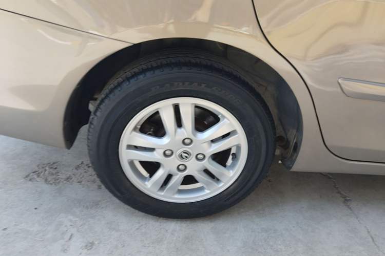 Used CHANGAN Alsvin V5 2012 1.5L Manual Dream Edition Exterior 5