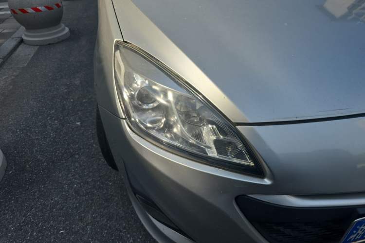 Used CHANGAN Alsvin V5 2012 1.5L Manual Dream Edition Right Front Headlight