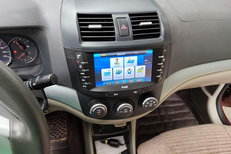 Used CHANGAN Alsvin V5 2012 1.5L Manual Dream Edition Audio And AC Panel