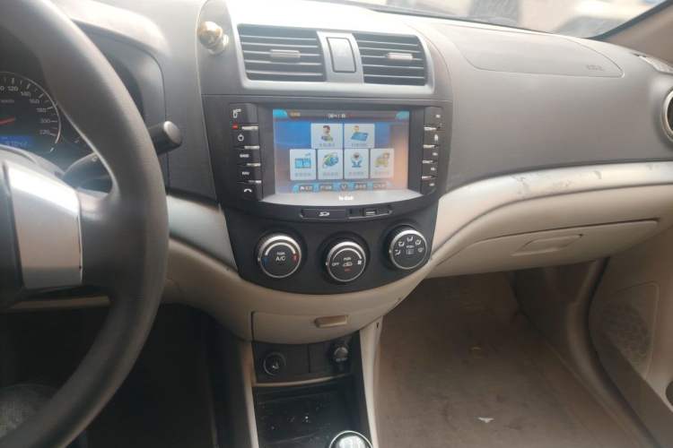 Used CHANGAN Alsvin V5 2012 1.5L Manual Dream Edition Audio And AC Panel