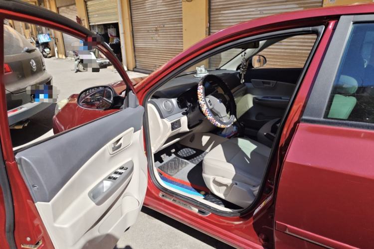 Used CHANGAN Alsvin V5 2012 1.5L Manual Sport Version China IV Standard Driver Seat