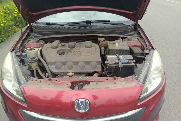 Used CHANGAN Alsvin V5 2012 1.5L Manual Dream Edition Engine Bay