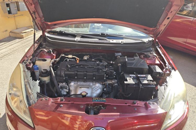 Used CHANGAN Alsvin V5 2012 1.5L Manual Sport Version China IV Standard Engine Bay