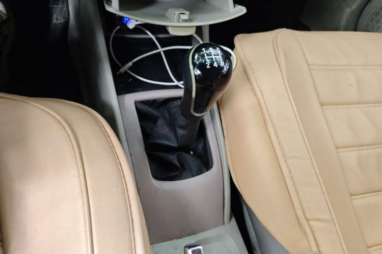 Used CHANGAN Alsvin V5 2012 1.5L Manual Dream Edition Gear Lever
