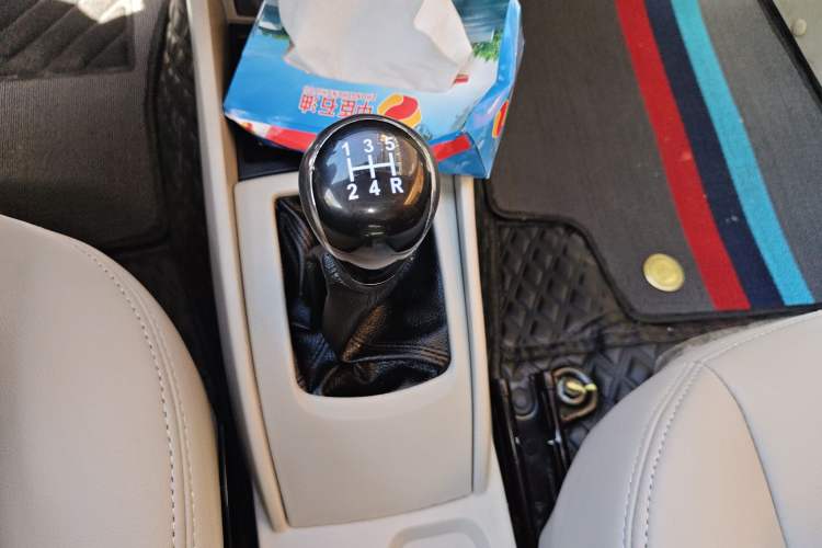 Used CHANGAN Alsvin V5 2012 1.5L Manual Sport Version China IV Standard Gear Lever
