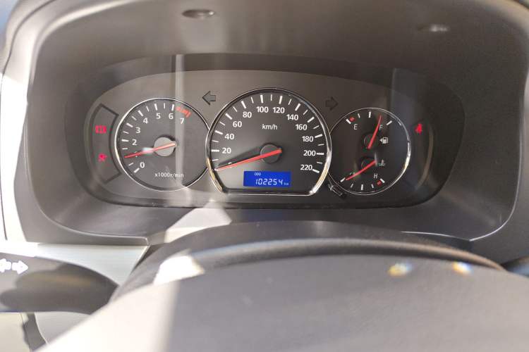 Used CHANGAN Alsvin V5 2012 1.5L Manual Sport Version China IV Standard Instrument Cluster