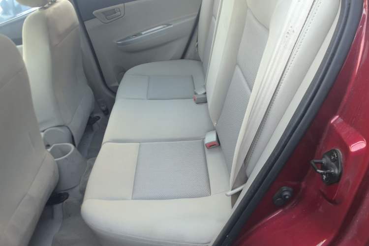 Used CHANGAN Alsvin V5 2012 1.5L Manual Sport Version China IV Standard Interior 1