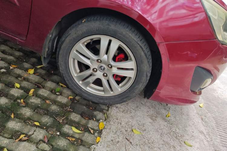 Used CHANGAN Alsvin V5 2012 1.5L Manual Dream Edition Right Front Wheel Hub