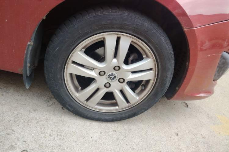 Used CHANGAN Alsvin V5 2012 1.5L Manual Dream Edition Right Front Wheel Hub