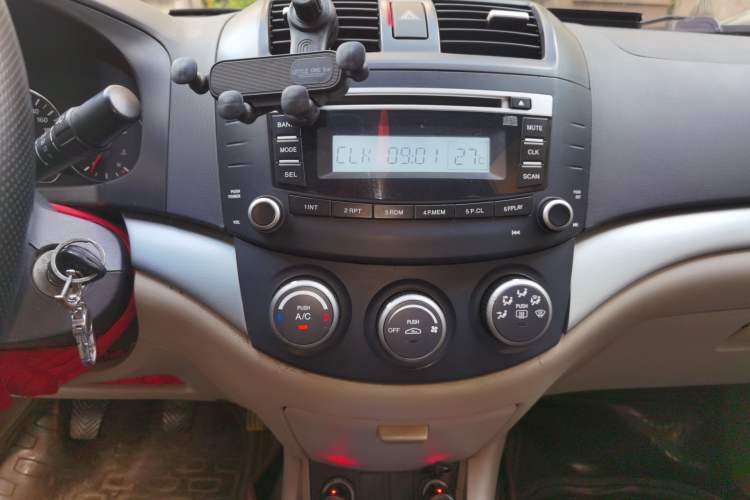 Used CHANGAN Alsvin V5 2012 1.5L Manual Dream Edition Audio And AC Panel