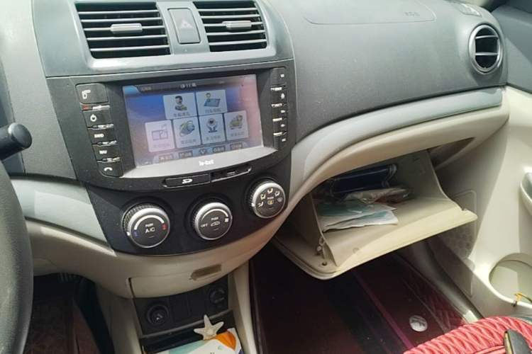 Used CHANGAN Alsvin V5 2012 1.5L Manual Dream Edition Audio And AC Panel