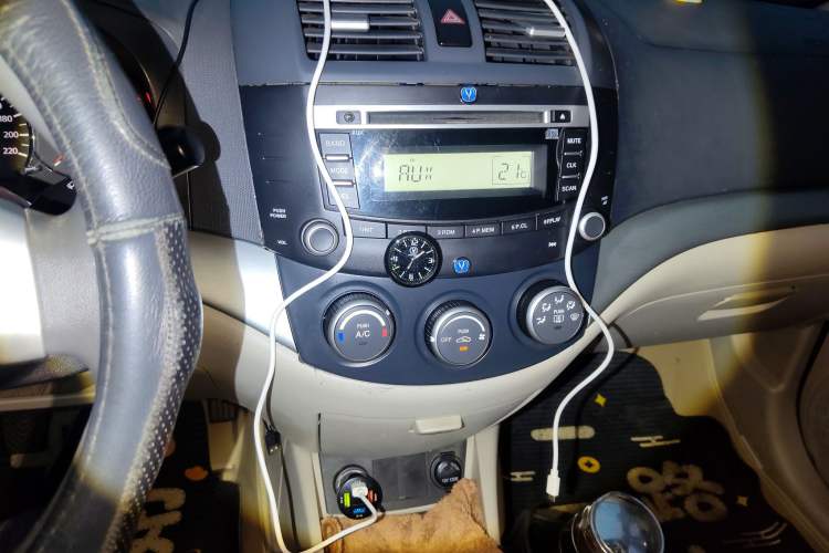 Used CHANGAN Alsvin V5 2012 1.5L Manual Dream Edition Audio And AC Panel