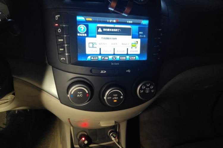 Used CHANGAN Alsvin V5 2012 1.5L Manual Sport Version China IV Standard Audio And AC Panel