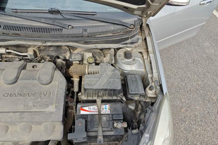 Used CHANGAN Alsvin V5 2012 1.5L Manual Sport Version China IV Standard Engine Bay Left